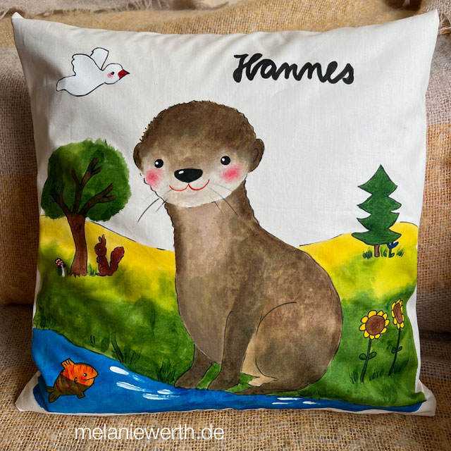 Otter am Bach, Kissen zur Geburt, Fischotter, Kinderkissen, Kuschelkissen, Geburtsgeschenk