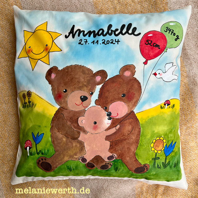 Geschenk zur Geburt, Teddy Familie mit Geburtsdaten, handgemaltes Kissen
